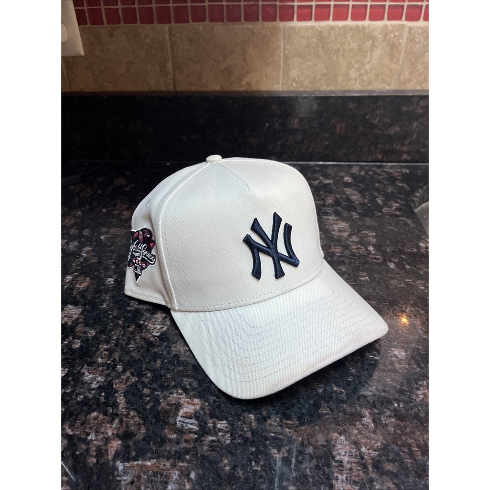New York Yankees 9Forty Hat White  2000 World Series
